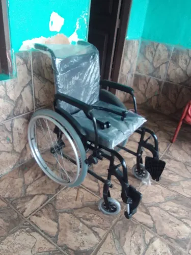 Vendo cadeira de rodas ortobras