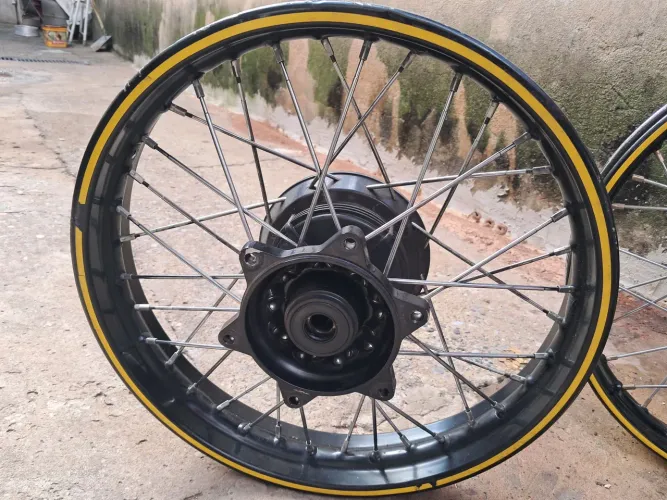 Rodas Brós 150 Freios à Tambor