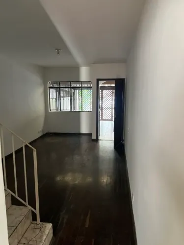 Casa para alugar com 2 quartos e quintal amplo no Butantã FL05