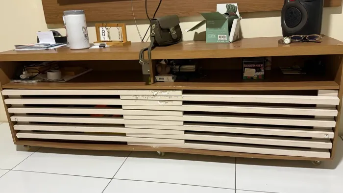 Rack para TV com Rodinhas - Usado