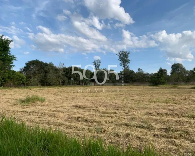 Terreno em condomínio de chácaras com 2.470,78m² e excelente topografia no condomínio Chác