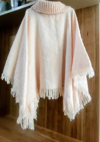 Poncho feminino - Novo, nunca usado 