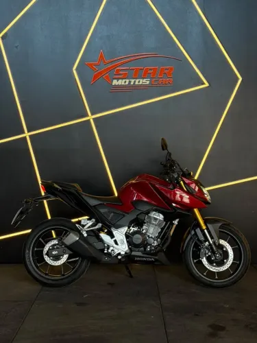 Twister 300 2027 0 km emplacada