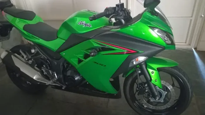 Vendo kawasaki Ninja 300 ano 2024