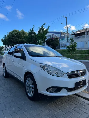 Fiat Grand Siena Essence Dual. 1.6 Flex 16V 2014