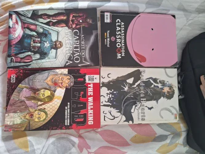 Mangás e livros avulsos