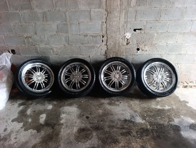 Rodas aro 20 com pneus zerados