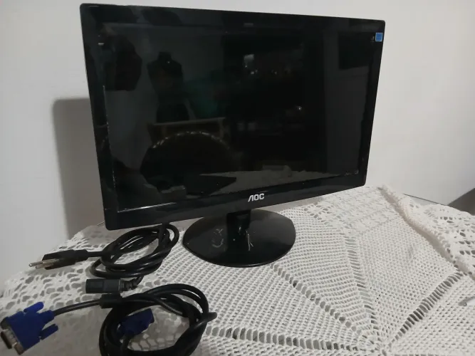 Monitor Aoc 16" ótimo estado R$ 150,00