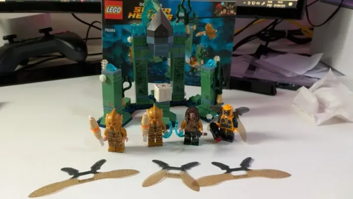 LEGO DC 76085 Batalha em Atlantis - Completo + Manual