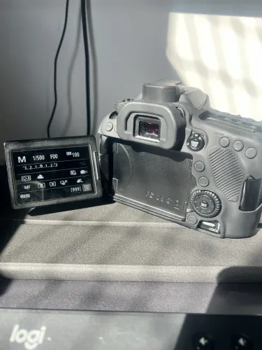 Camera Cânon 80D