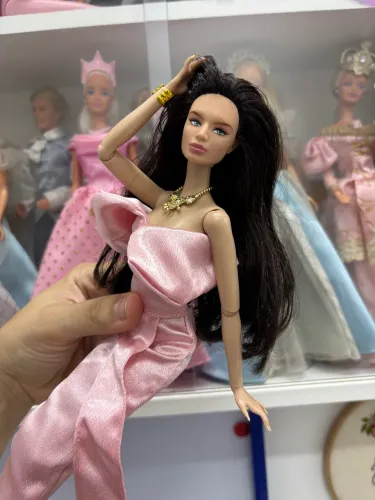 Barbie tipo modelo (vestido de Gala)