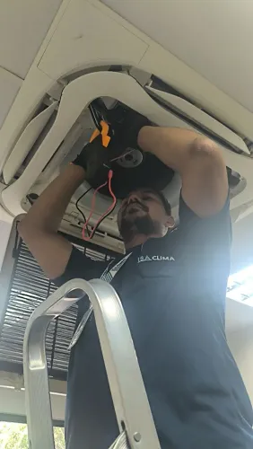 Serviço de elétrica e refrigeração