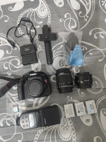 Vende-se Canon T5I completa 