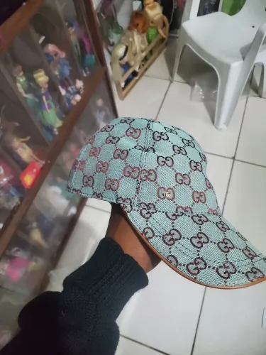 Bone gucci azul importado