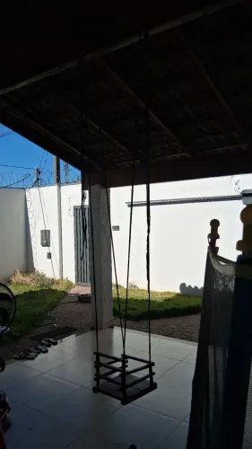 Balanço infantil de madeira