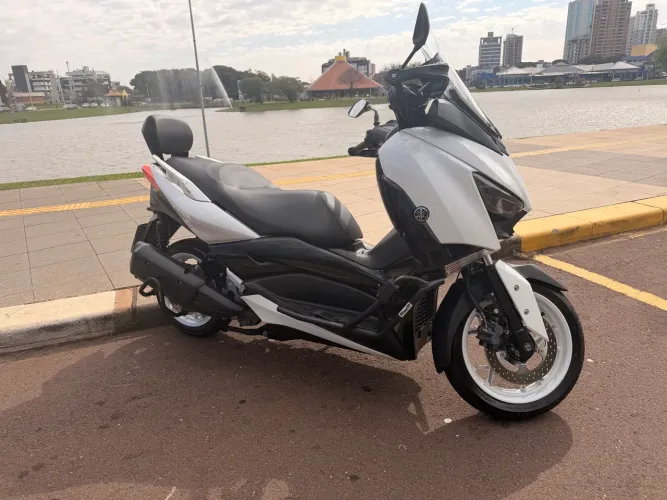 X Max 256cc ABS automática 2024 único dono 