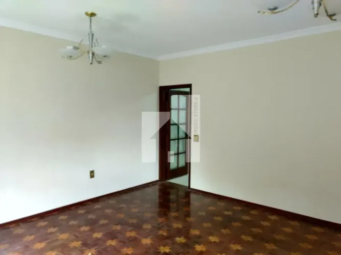 Casa terréa à venda 335m² com 3 dormitórios, 4 garagens - Jardim Caçula, Jundiaí, SP