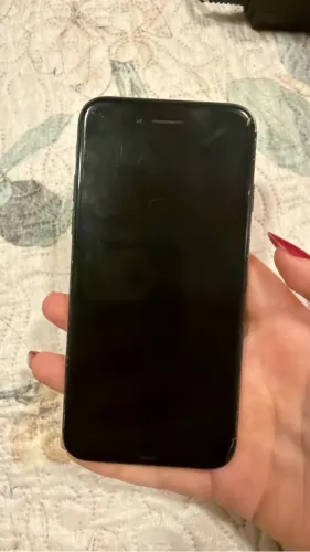 iPhone 7 32GB Preto - Para Retirada de Peças - Placa com Defeito (acompanha caixa)