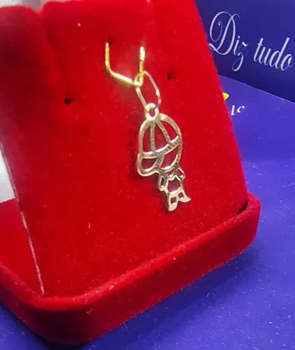 Pingente Garoto Menino Com Boné Ouro 18 Kilates Peso 0.75 Gramas 17 mm