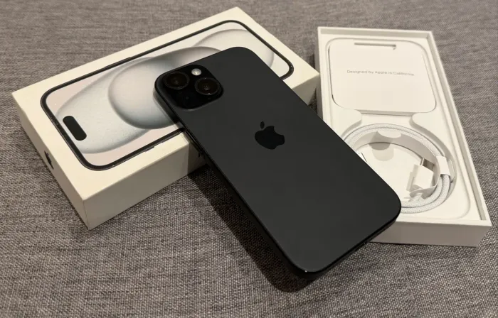 Vendo IPhone 15 e AirPod 4