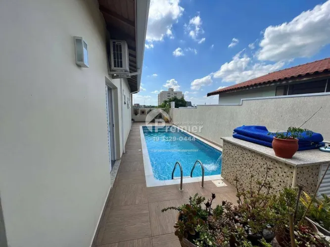 Excelente Casa à Venda na Vila Teller 3 Dormitórios (1 Suíte c/ Banheira), Piscina e Espa