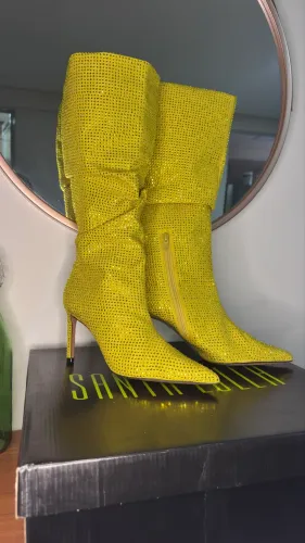 Bota Santa Lolla em Strass verde 35?