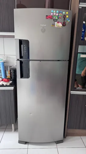 Geladeira cônsul com painel digital