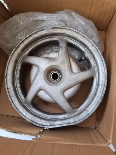 Roda Traseira Honda lead 110 levemente empenada