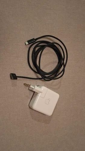 Carregador Original Apple MacBook Air M3 - Usado