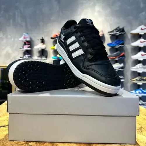Tênis adidas