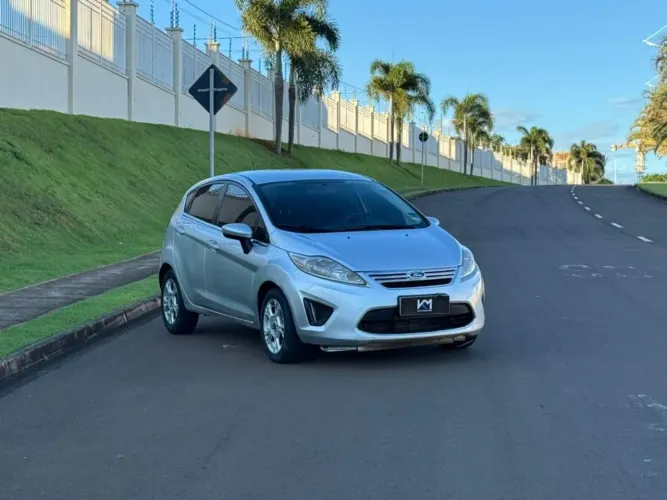 Ford Fiesta SE 1.6 16V Flex 5P 2012