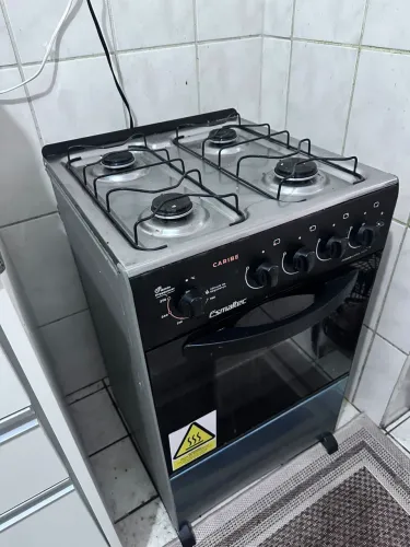 Vendo FOGÃO SEMI NOVO
