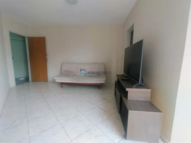 Apartamento semi-mobiliado para locação! A 600 metros do metrô São Joaquim!