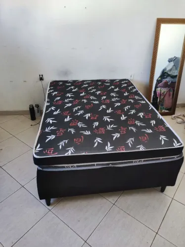 Cama box casal com alguns dias de uso!!