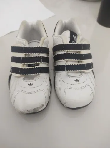 Tênis Adidas original Tam 21