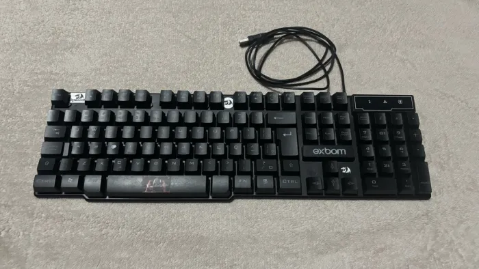 TECLADO RBG PRETO 