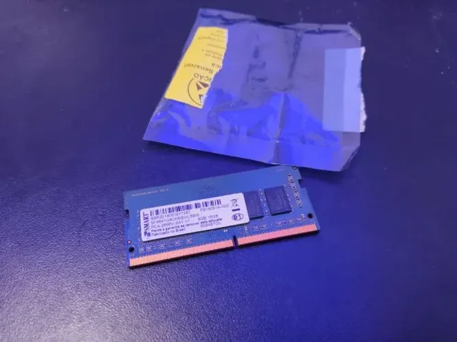 Memória RAM DELL SMART - 8GB - DDR4 SO-DIMM - Notebook - PC4-2666V-SA1-11 SF4641G8CK8IEHLS