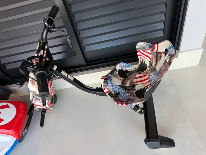 Triciclo Drift Elétrico Infantil 3 V Kit De Proteção E Led Cor Eua