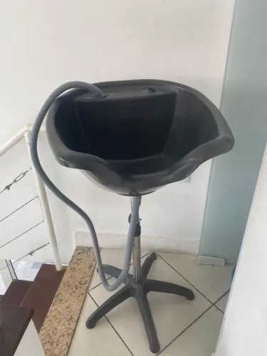 Vendo Móveis e Equipamentos para Esmalteria / Salão de Beleza