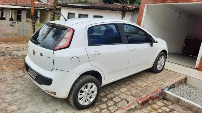 Fiat Punto Attractive 1.4 Fire Flex 8V 5P 2014