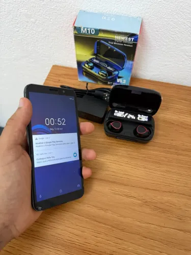 Celular trincado apenas Fone + carregador. entrego