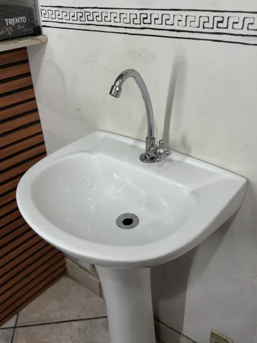 Lavatório de coluna celite com torneira
