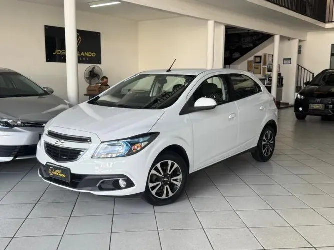 Chevrolet Onix Hatch LTZ 1.4 8V Flex Mec. 4P 2015