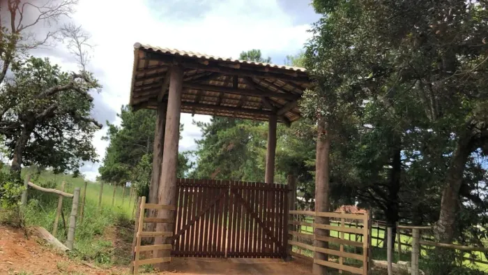 Lindo sítio em Itatiaiuçu MG com nascentes muita mata verde com natureza exuberante