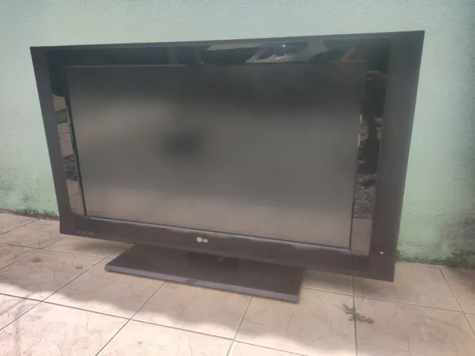 Vendo tv 42 polegadas.