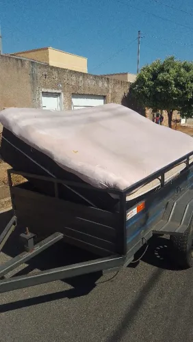 Faço carreto com carretinha