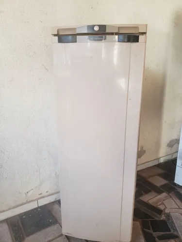 Geladeira continental 300 Electrolux