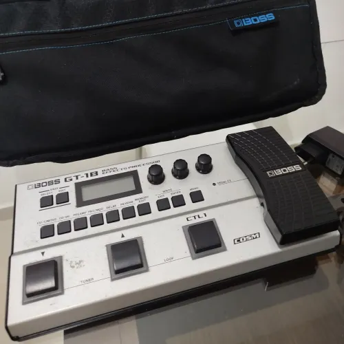 Pedaleira BOSS GT-1B para Baixo + Bag Original BOSS + Fonte Original BOSS