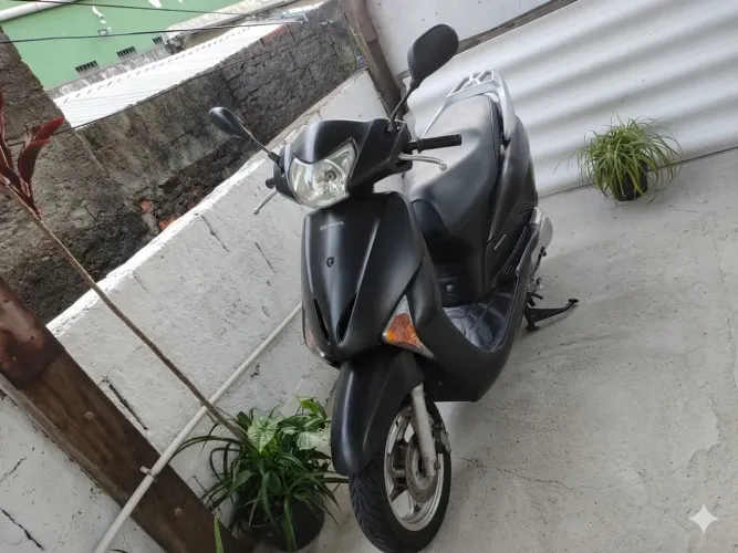 Moto lead 110