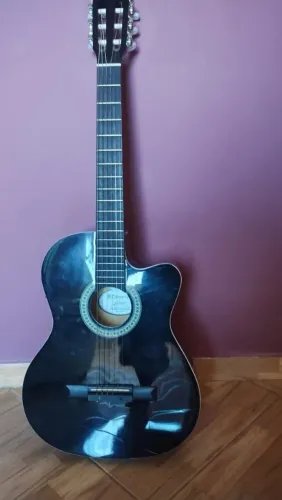 Vendo Violão Eletroacústico Giannini SF-14 CEQ Cordas nylon. Vai com a capa.